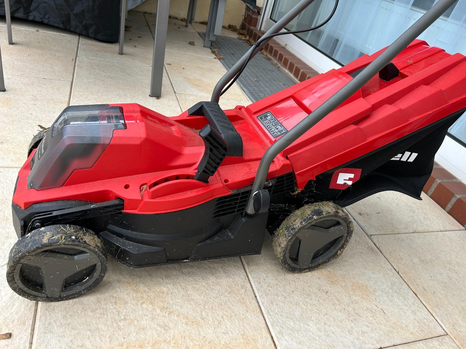 Einhell GE-CM 18/33 Li im Einsatz